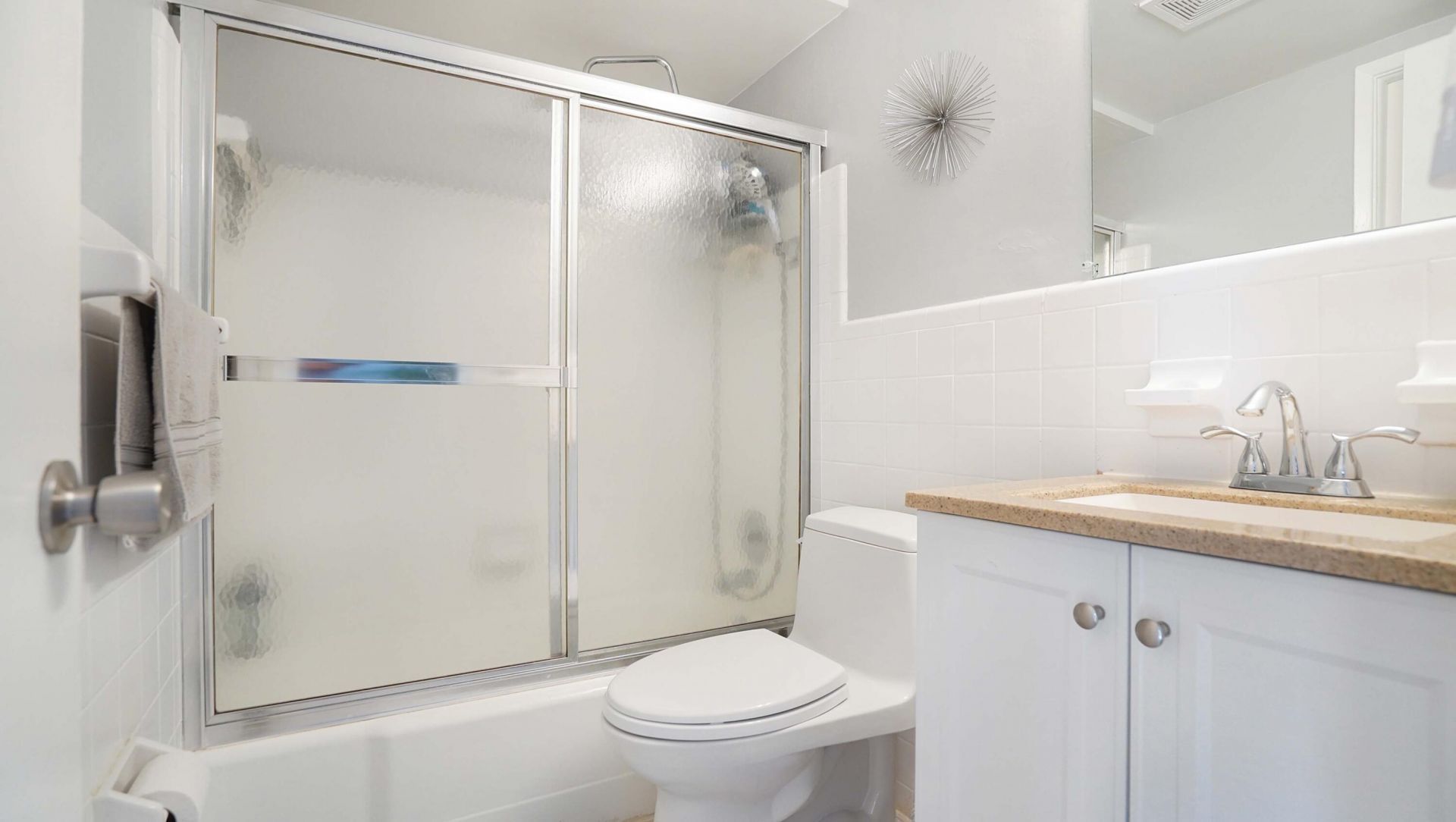 3220 Bayview Drive, Unit 202, Fort Lauderdale, FL 33306 Photo