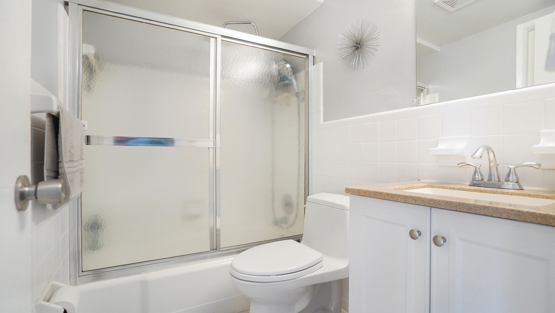 3220 Bayview Drive, Unit 202, Fort Lauderdale, FL 33306 Photo