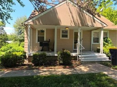 4248 NE Kelsey Road, Kansas City, MO 64116