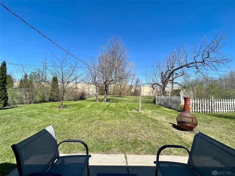 6841 Stonehurst Drive, Huber Heights, OH 45424 Photo 12