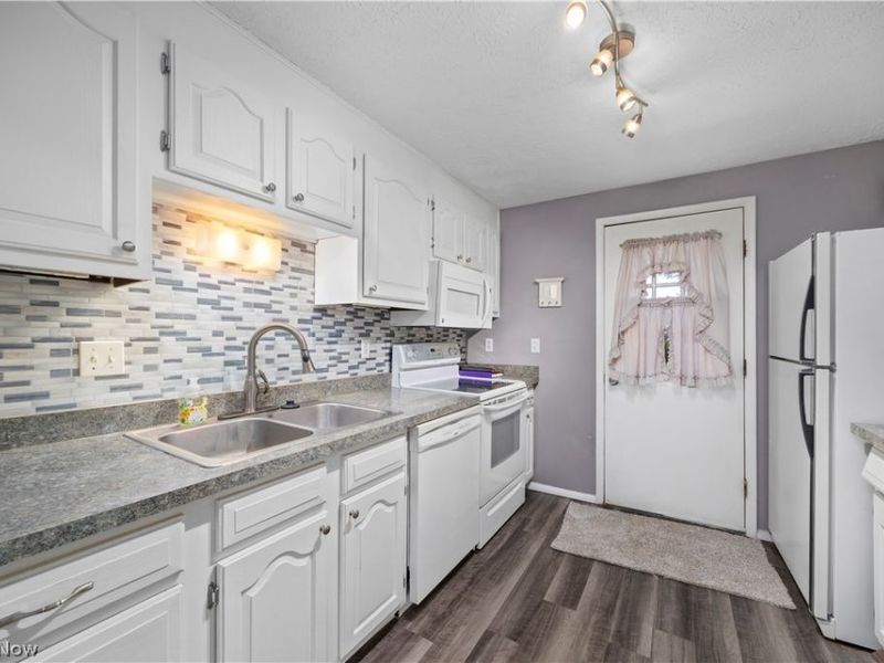 974 Wadsworth Road, Medina, OH 44256 Photo 2