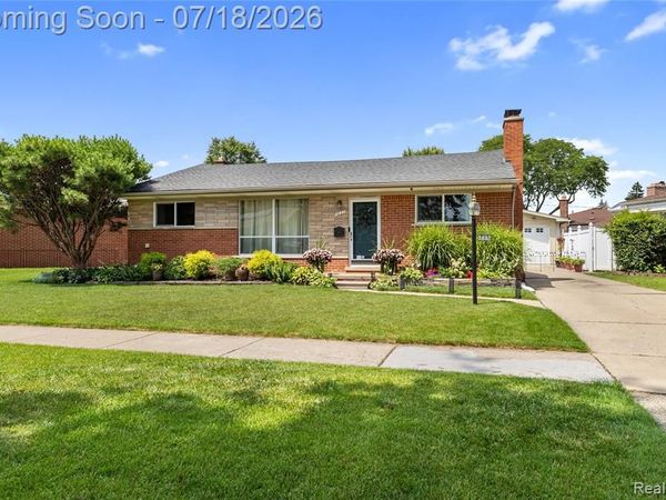 7837 Hugh Street, Westland, MI 48185
