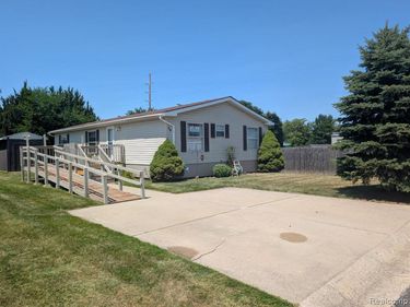 59 Foxpointe Court, Swartz Creek, MI 48473