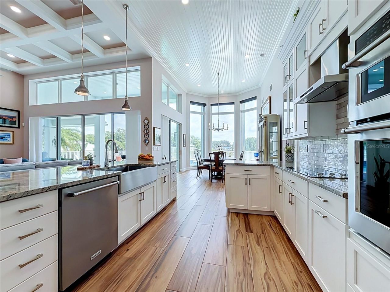 838 SW Kings Bay Drive, Crystal River, FL 34429 Photo