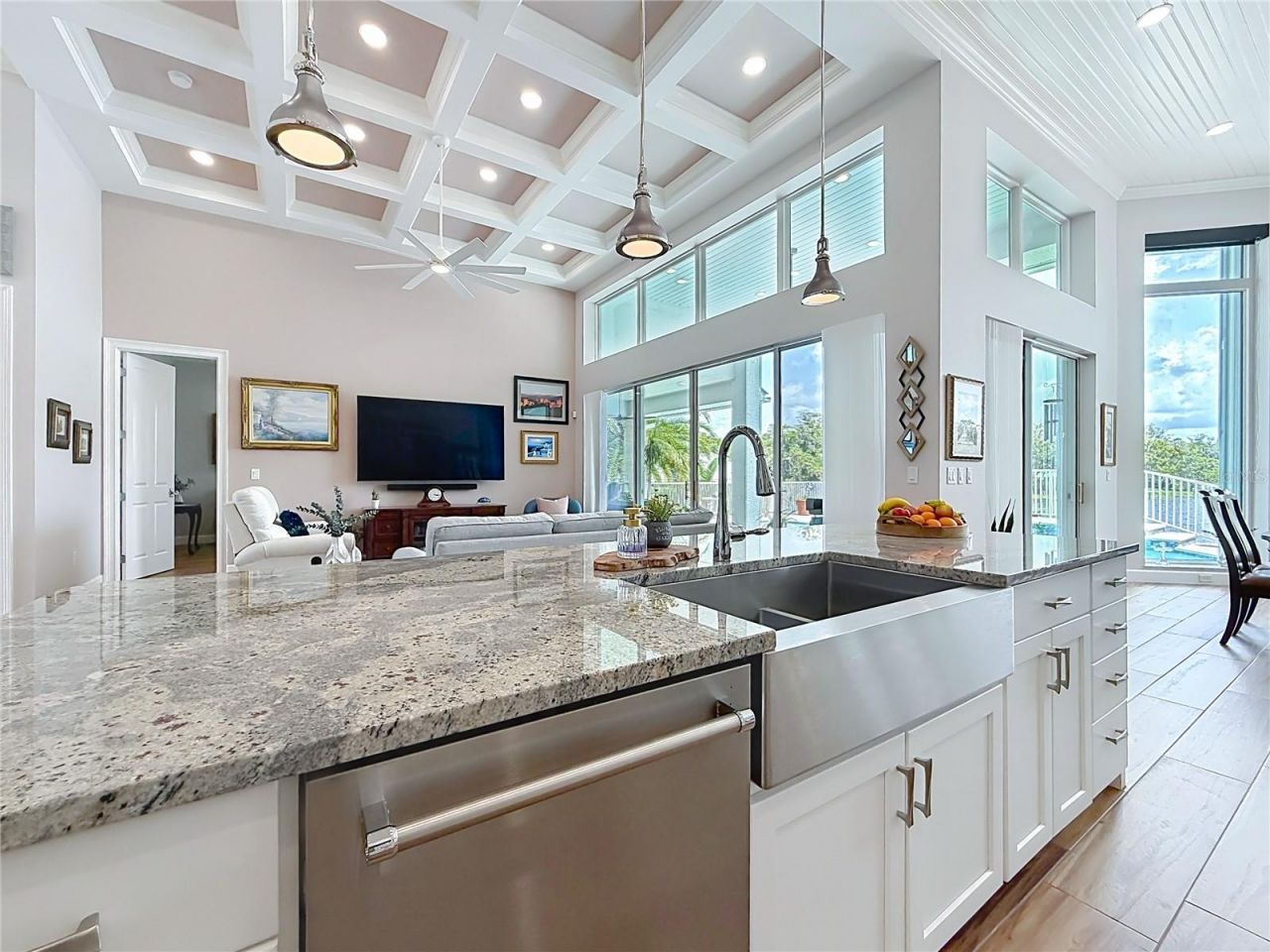 838 SW Kings Bay Drive, Crystal River, FL 34429 Photo
