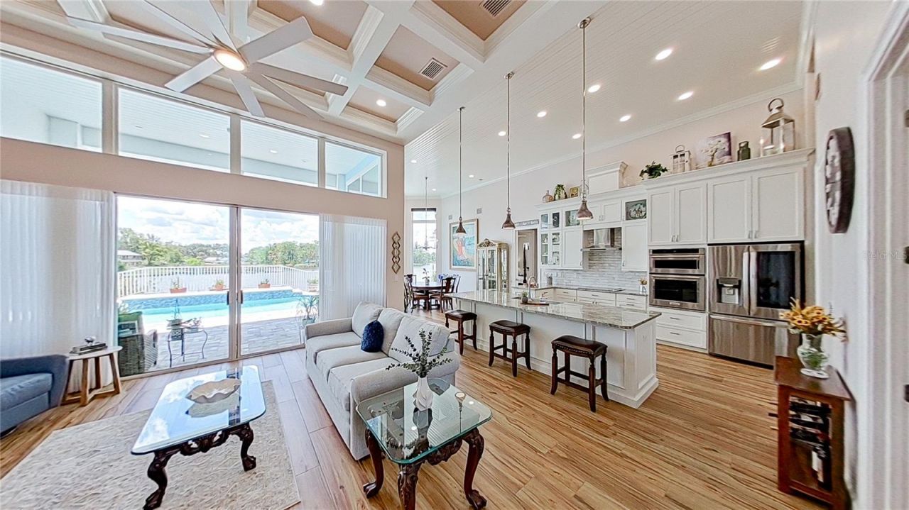 838 SW Kings Bay Drive, Crystal River, FL 34429 Photo