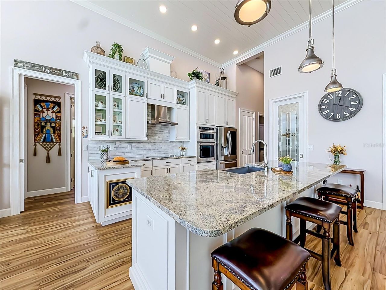 838 SW Kings Bay Drive, Crystal River, FL 34429 Photo