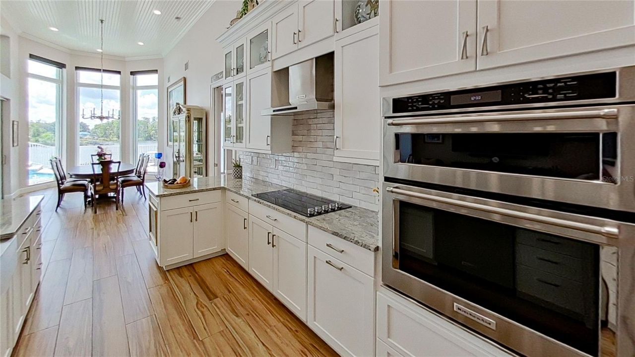838 SW Kings Bay Drive, Crystal River, FL 34429 Photo
