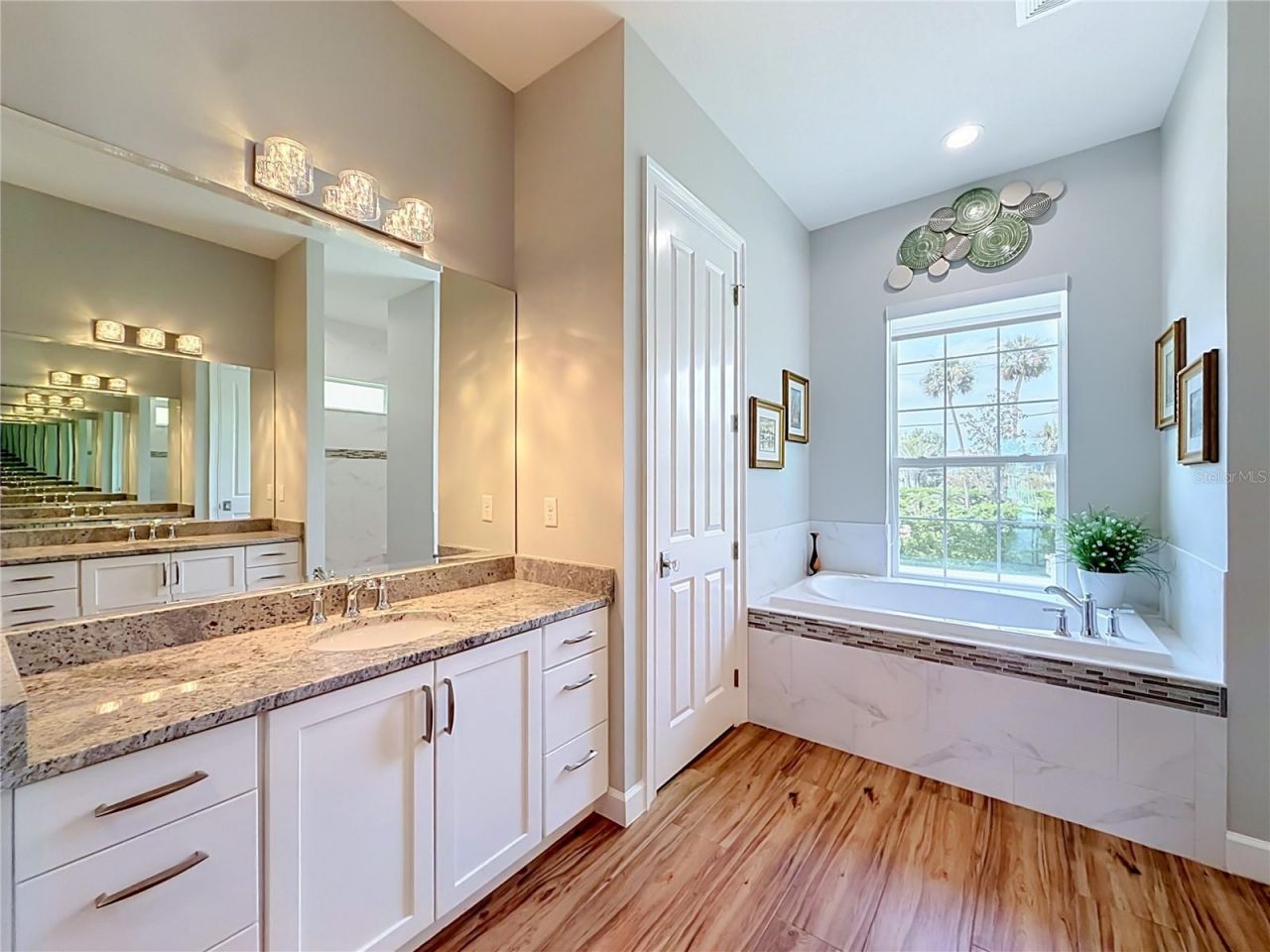 838 SW Kings Bay Drive, Crystal River, FL 34429 Photo