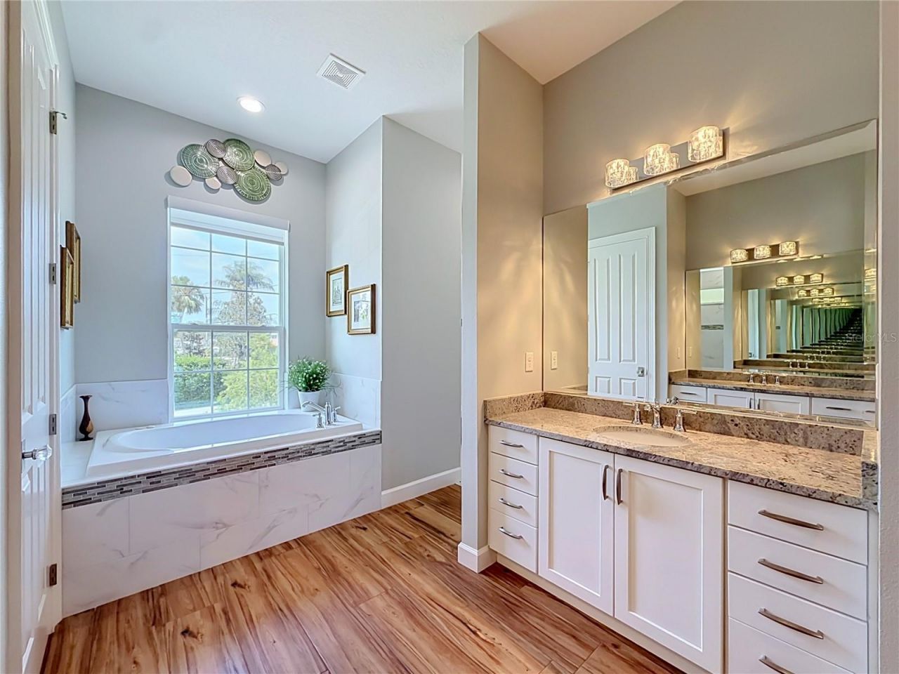 838 SW Kings Bay Drive, Crystal River, FL 34429 Photo