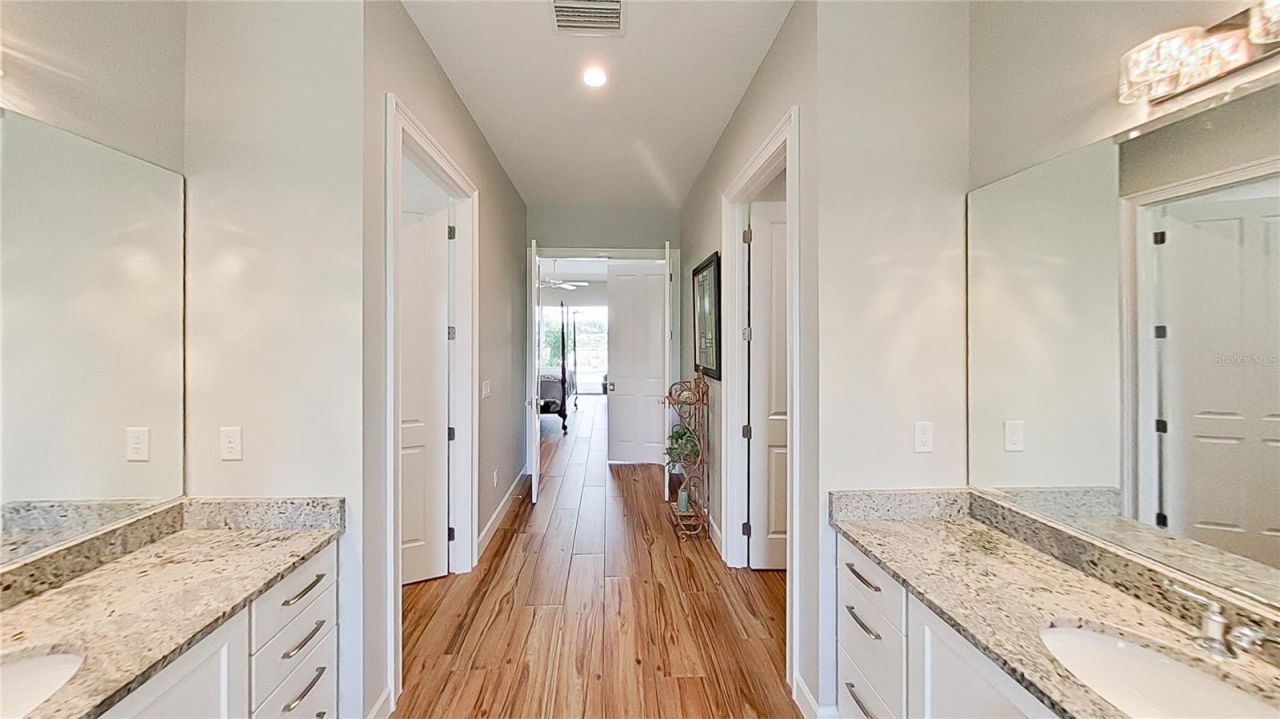 838 SW Kings Bay Drive, Crystal River, FL 34429 Photo