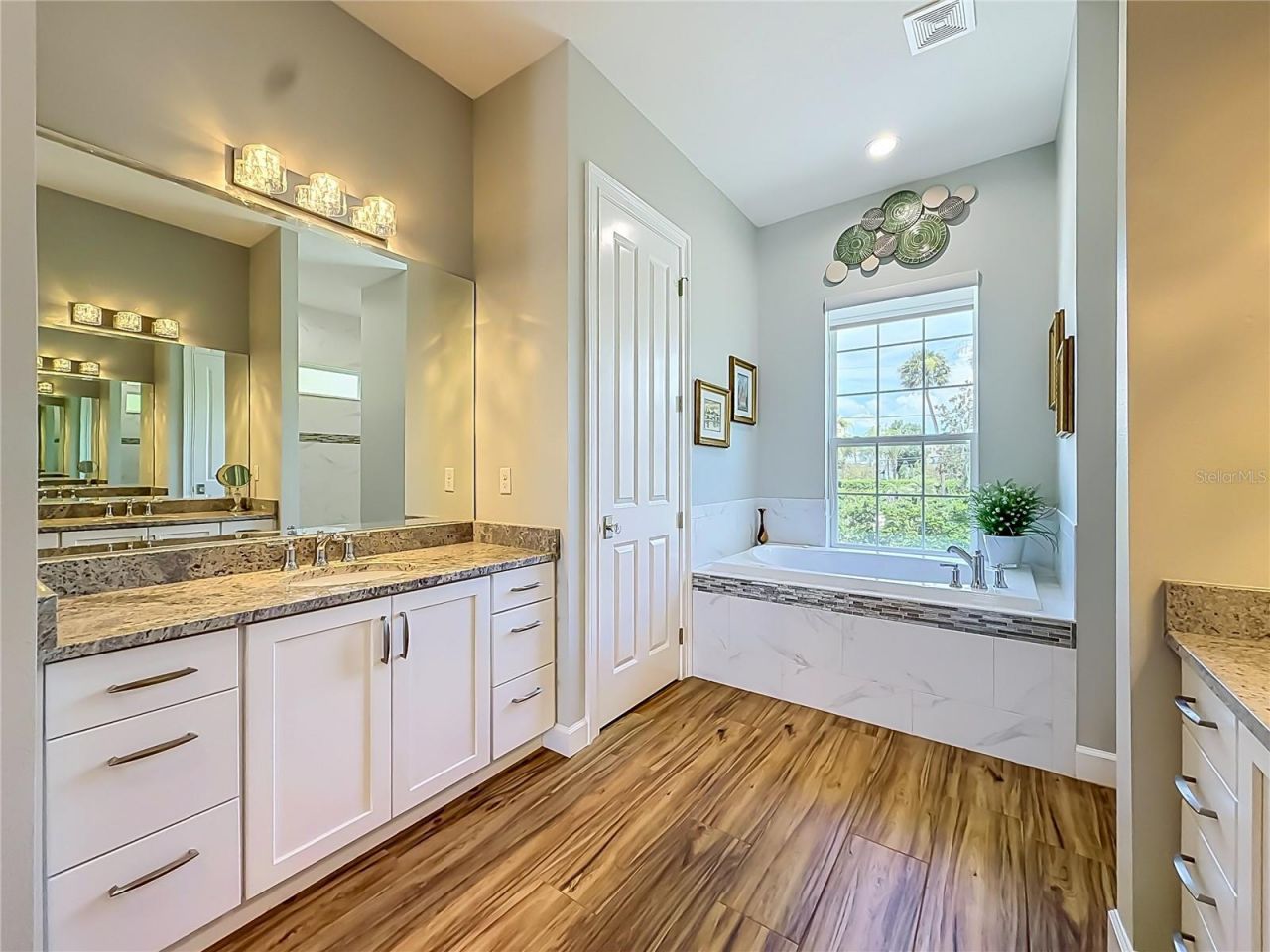 838 SW Kings Bay Drive, Crystal River, FL 34429 Photo