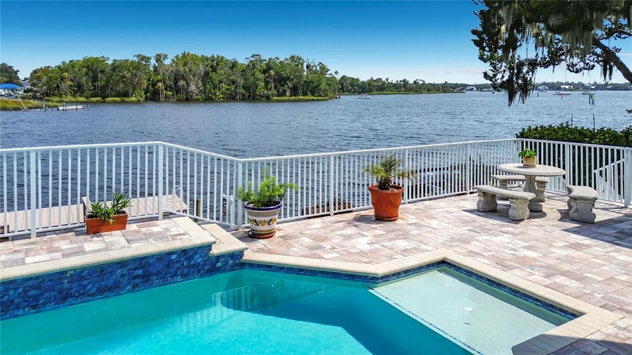 838 SW Kings Bay Drive, Crystal River, FL 34429 Photo