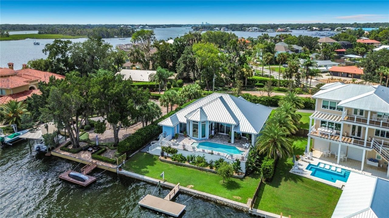838 SW Kings Bay Drive, Crystal River, FL 34429 Photo
