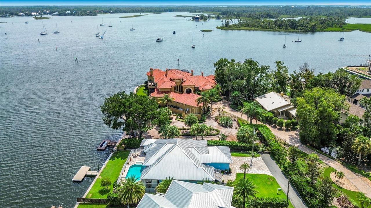 838 SW Kings Bay Drive, Crystal River, FL 34429 Photo