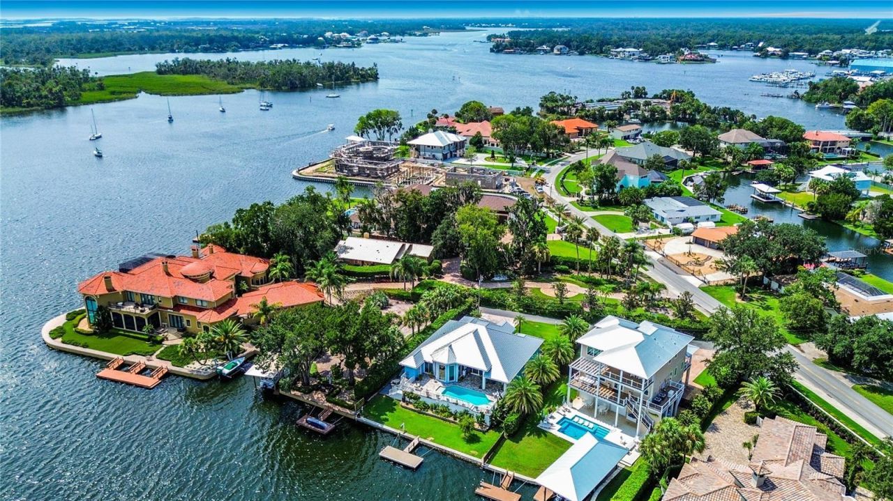 838 SW Kings Bay Drive, Crystal River, FL 34429 Photo