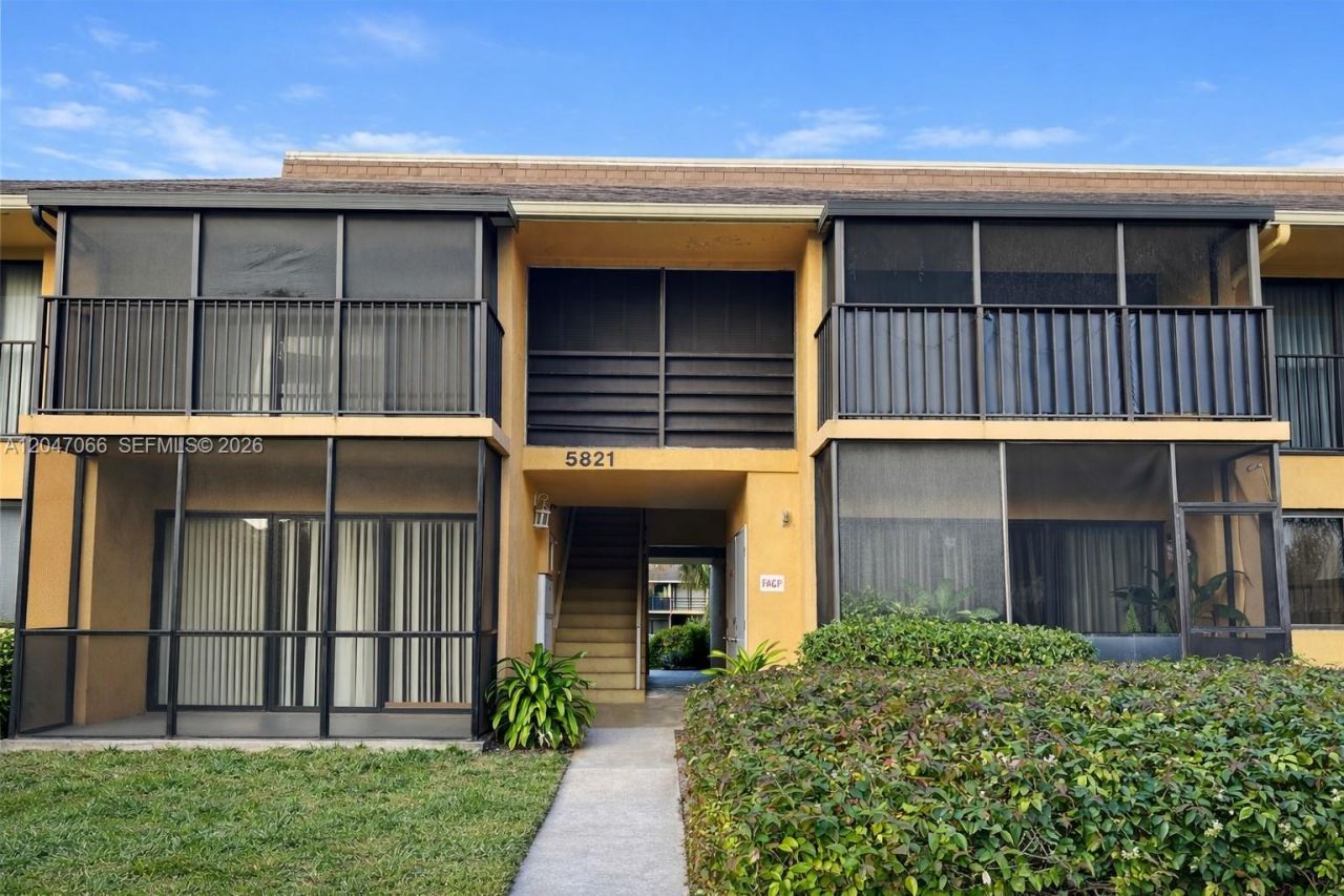 5821 Washington St, Unit 32, Hollywood, FL 33023 Photo