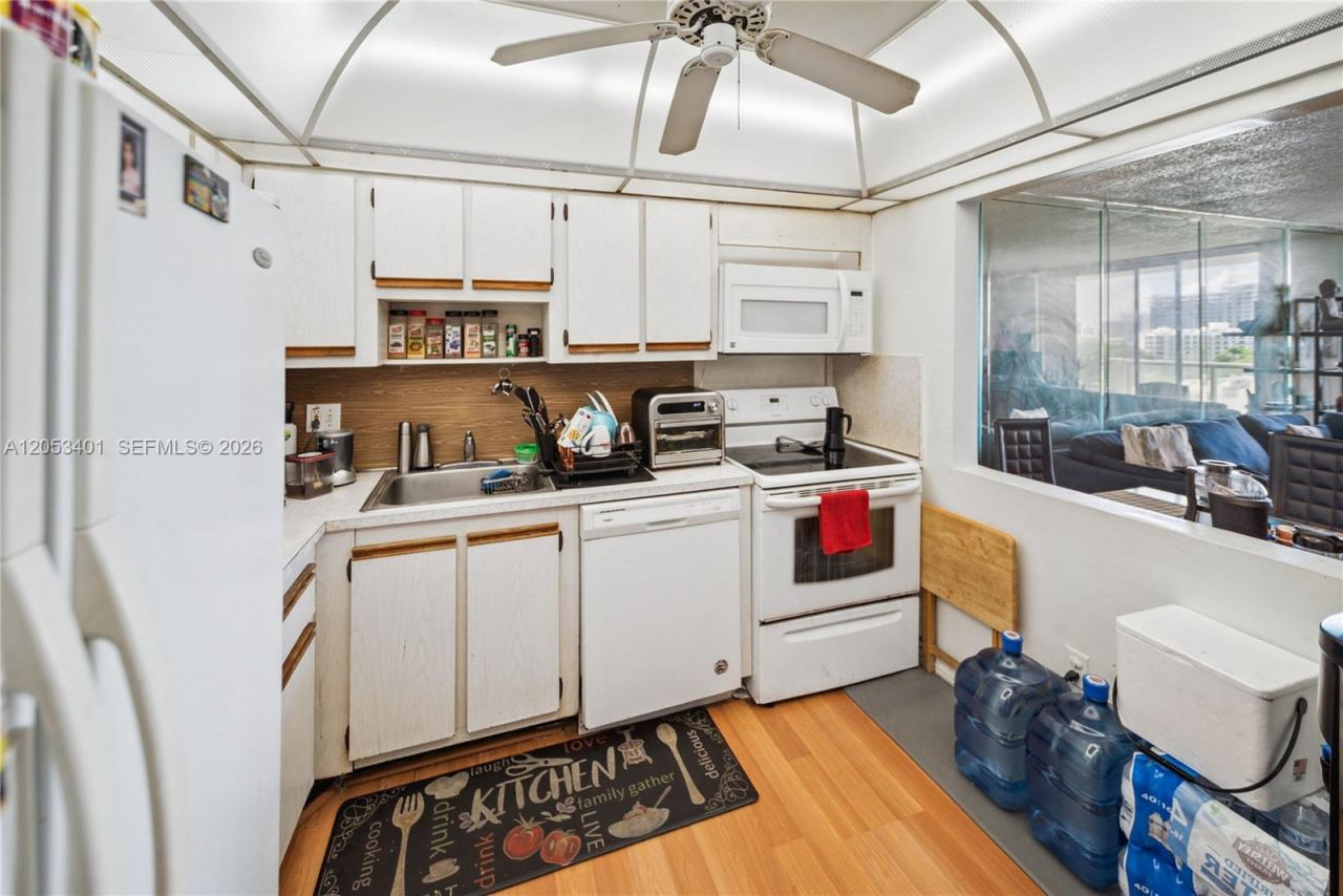 13499 Biscayne Blvd , Unit 703, North Miami, FL 33181 Photo