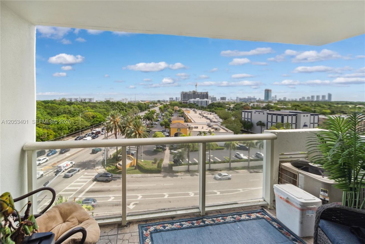 13499 Biscayne Blvd , Unit 703, North Miami, FL 33181 Photo