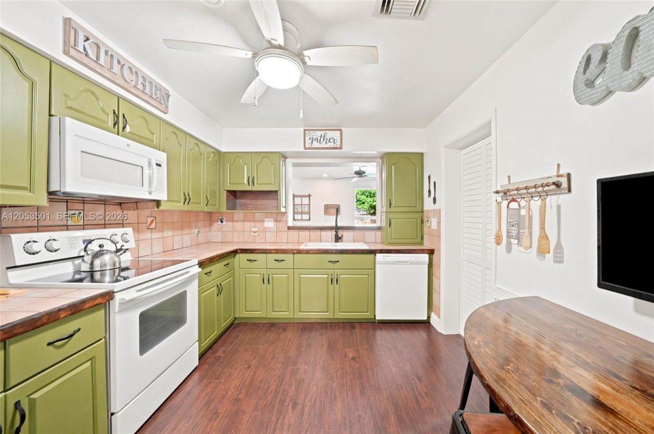 15425 N Miami Ave, Miami, FL 33169 Photo