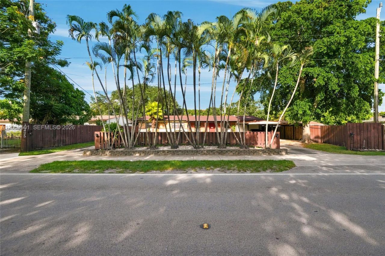 15425 N Miami Ave, Miami, FL 33169 Photo
