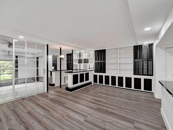 1001 Three Islands Blvd , Unit 28, Hallandale Beach, FL 33009