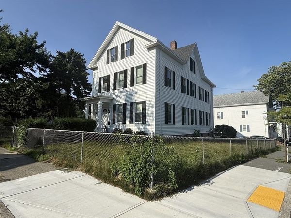 376 Summer St, Unit 2, New Bedford, MA 02740