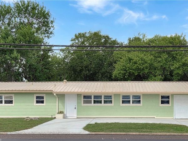 1021 N Virginia Street , Port Lavaca, TX 77979