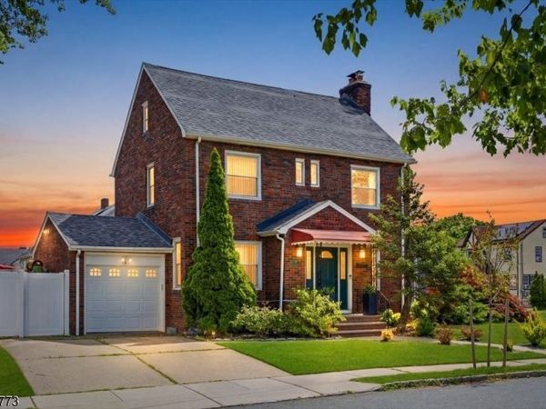 459 Twin Oaks Rd, Union, NJ 07083