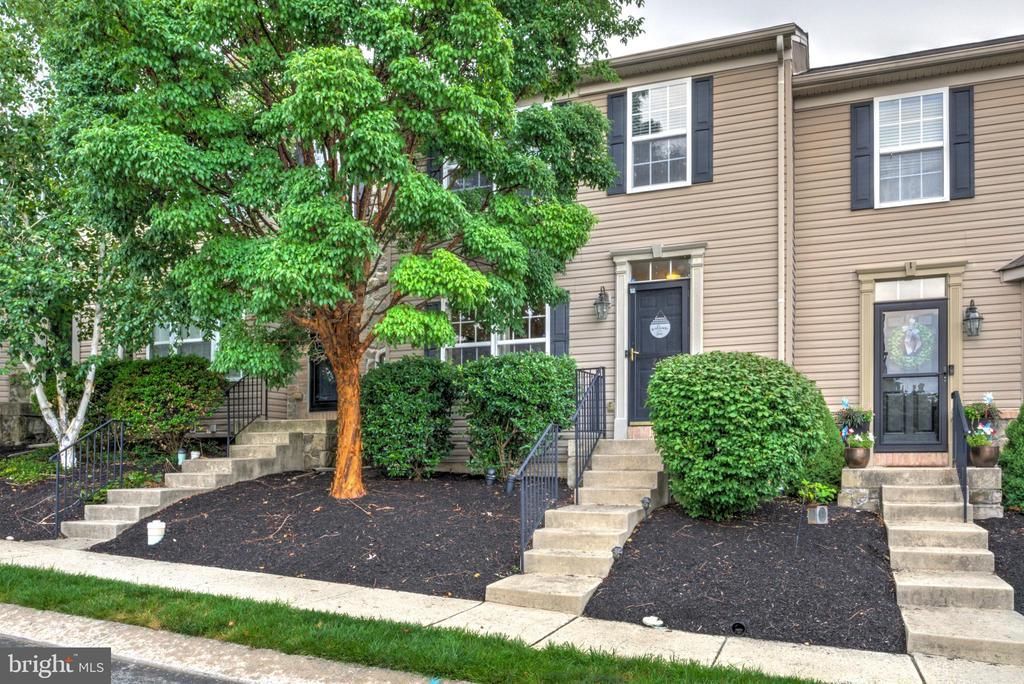 216 KNOLLWOOD ROAD , MILLERSVILLE, PA 17551