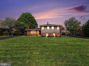 8904 EARLY STREET, MANASSAS, VA 20110