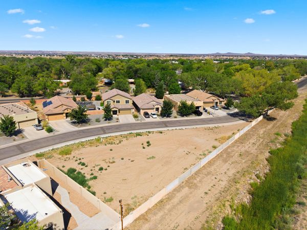 212 Anna Maria Place SW, Albuquerque, NM 87105