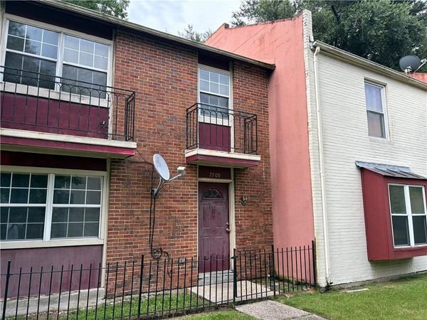 7709 BELCREST Place , New Orleans, LA 70126