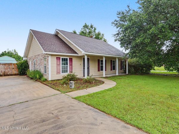610 Waveland Avenue, Waveland, MS 39576