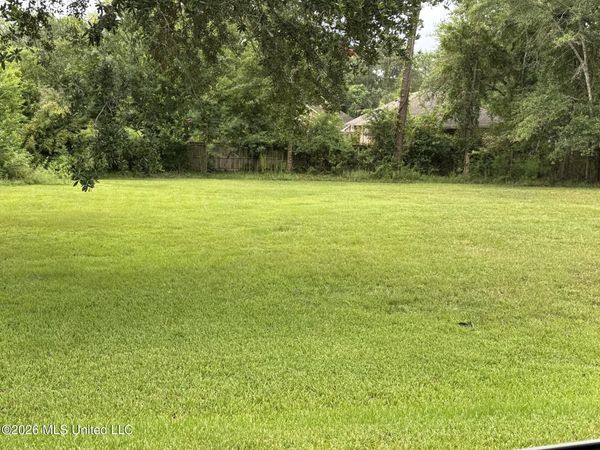  E Diamondhead Drive, Diamondhead, MS 39525