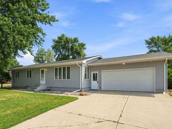 551 6th Street E, Hector, MN 55342