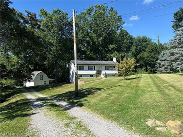 1121 Doralee Drive, Mogadore, OH 44260