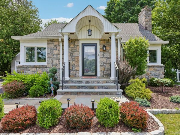 512 Westlake Drive , Valhalla, NY 10595
