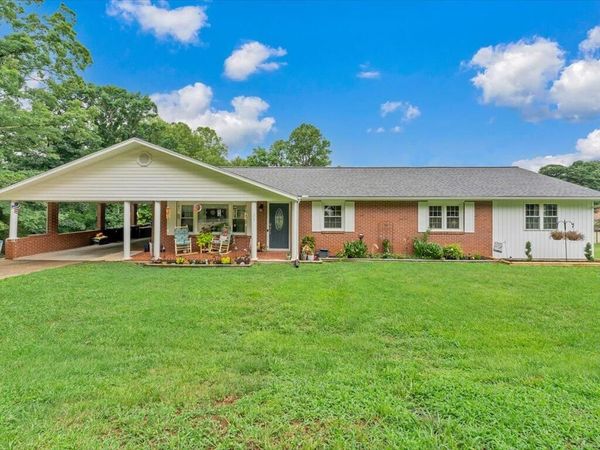 21 Thomas RD , Collinsville, VA 24078