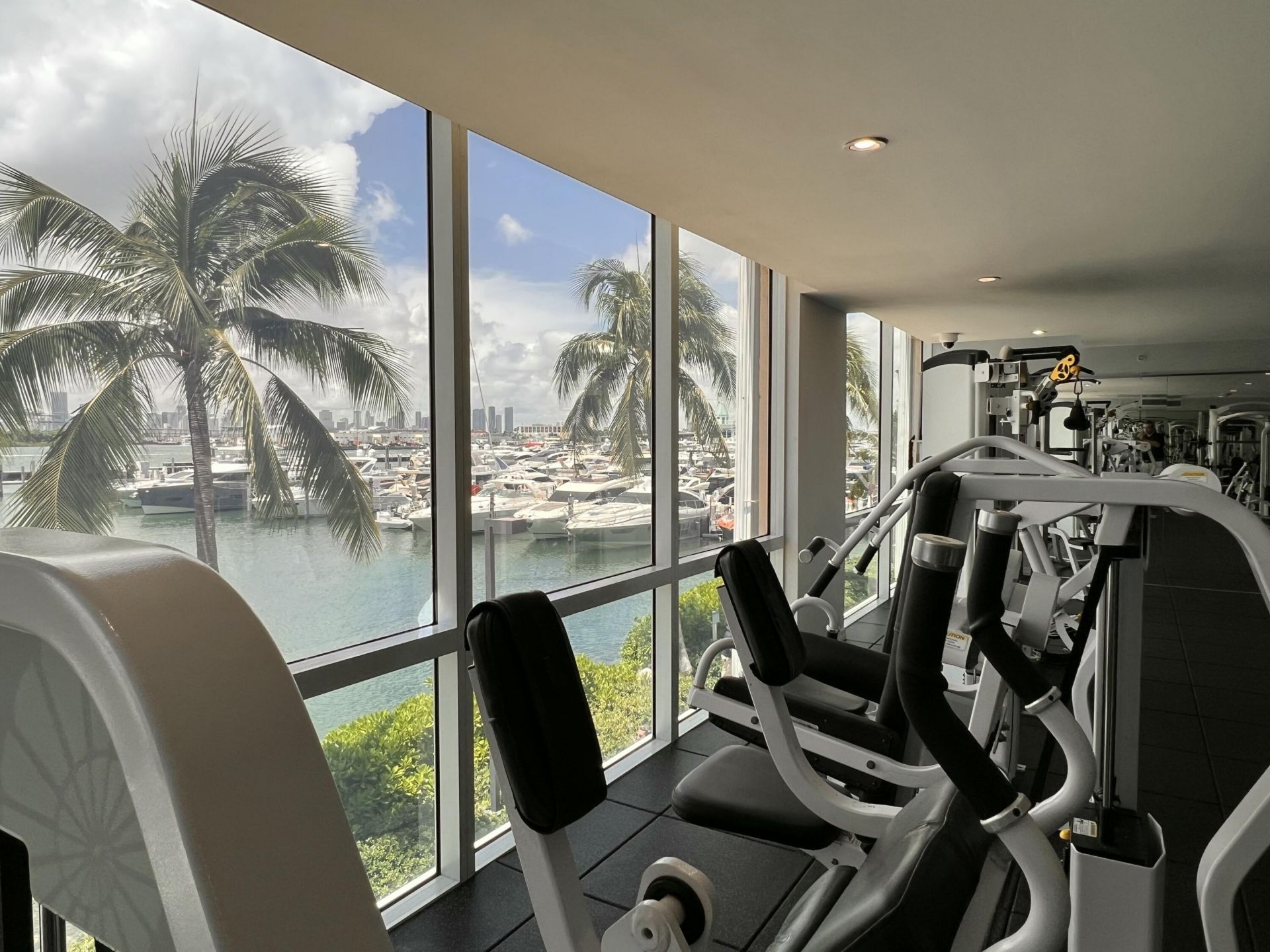 90 Alton Road, Unit 2110, Miami Beach, FL 33139 Photo