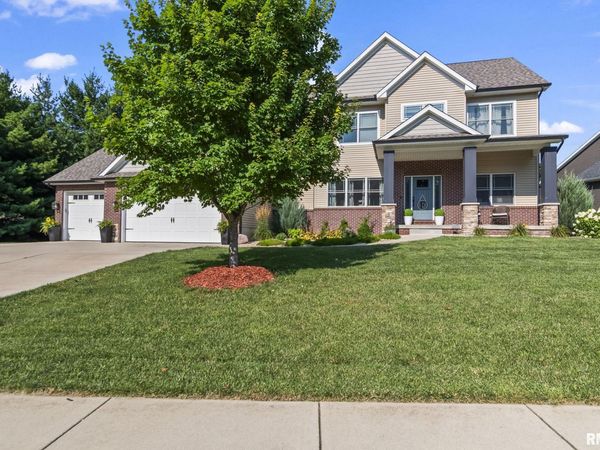 200 PIN OAK Lane, Springfield, IL 62711