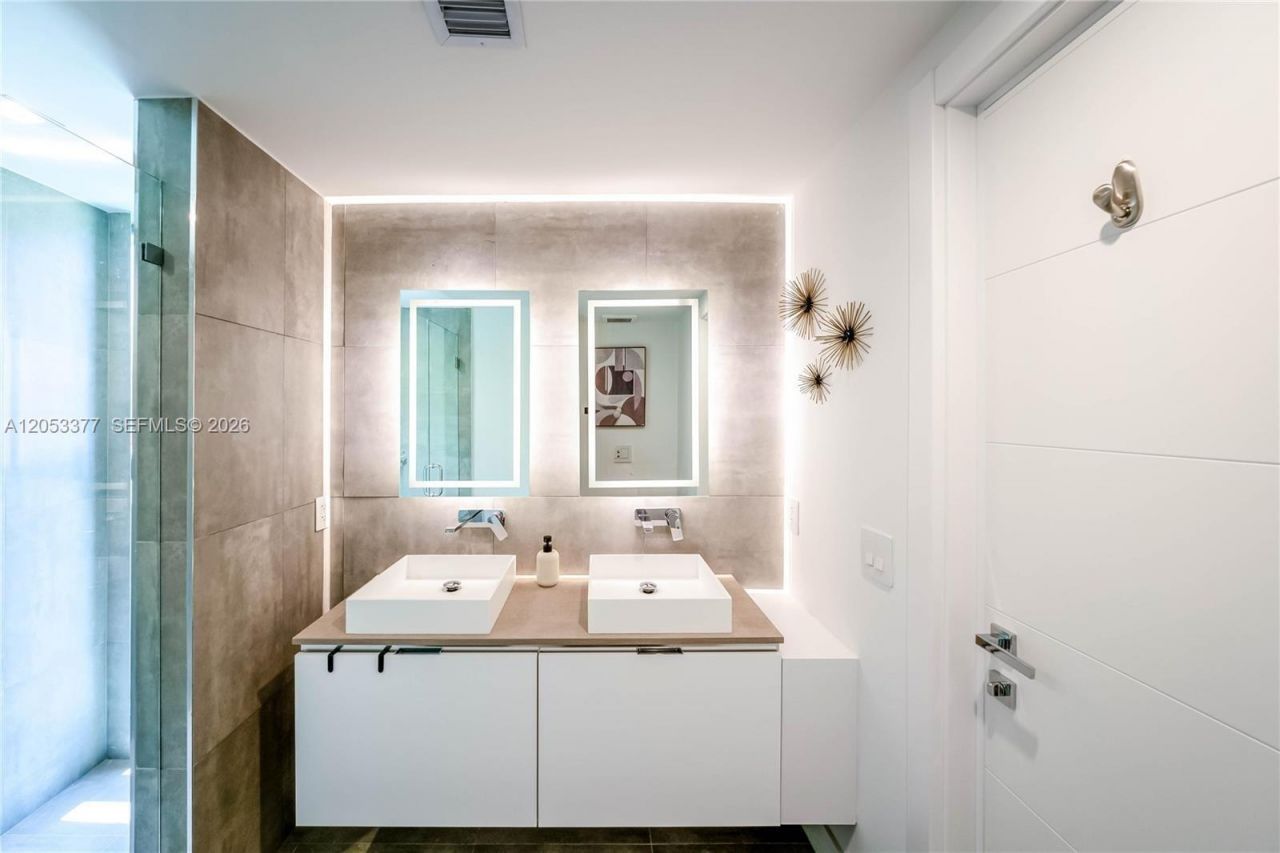 1930 Bay Dr, Unit PH 2, Miami Beach, FL 33141 Photo