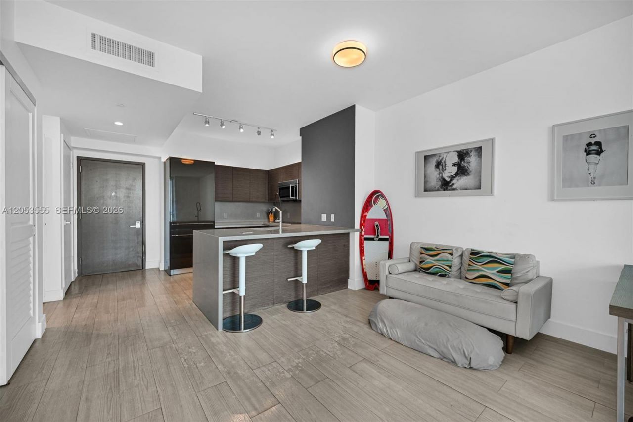 1080 Brickell Ave , Unit 3705, Miami, FL 33131 Photo
