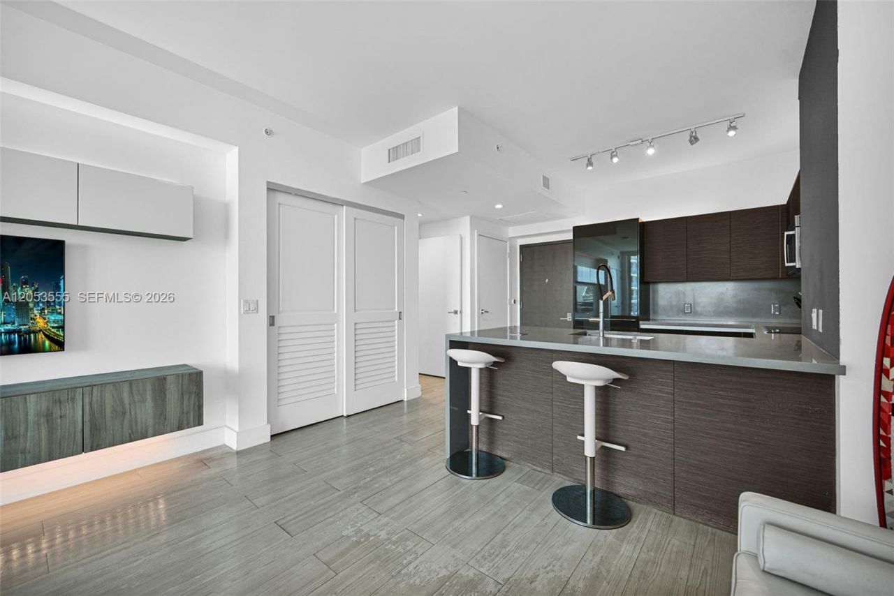 1080 Brickell Ave , Unit 3705, Miami, FL 33131 Photo