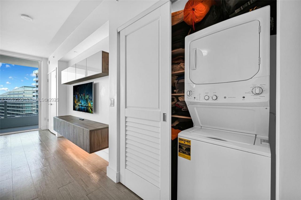 1080 Brickell Ave , Unit 3705, Miami, FL 33131 Photo