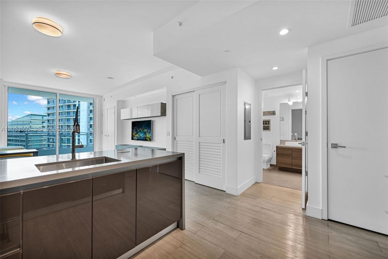 1080 Brickell Ave , Unit 3705, Miami, FL 33131 Photo