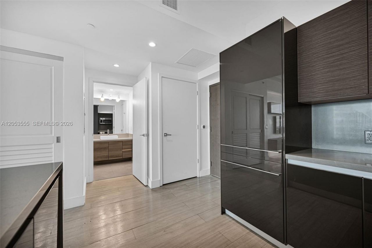 1080 Brickell Ave , Unit 3705, Miami, FL 33131 Photo