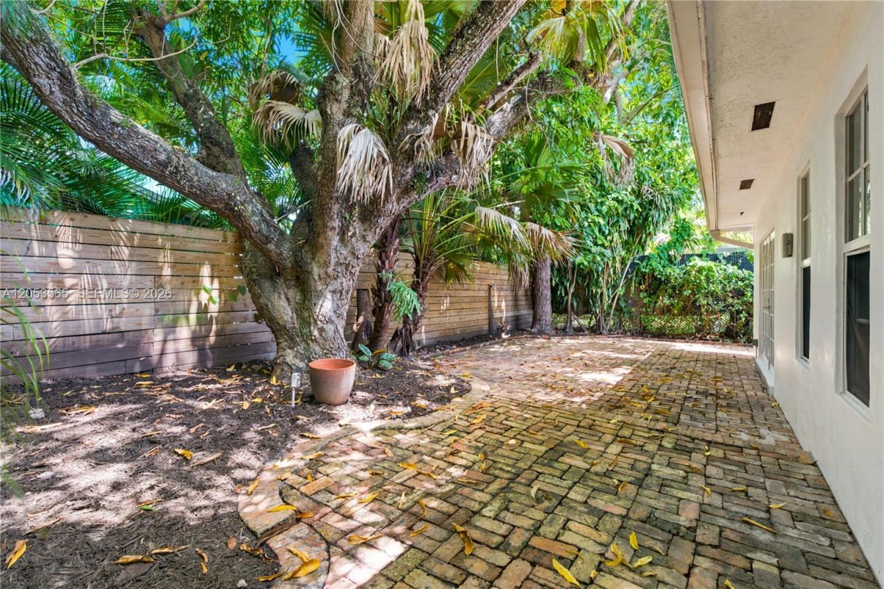 3945 SW 61st Ave, Miami, FL 33155 Photo