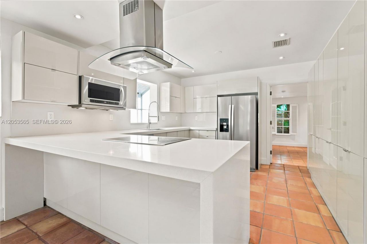 3945 SW 61st Ave, Miami, FL 33155 Photo
