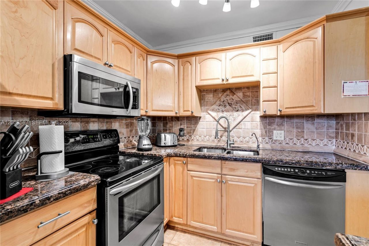 801 SW 133rd Ter, Unit 406K, Pembroke Pines, FL 33027 Photo